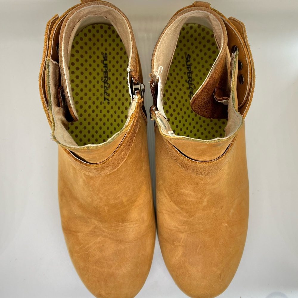 Superfeet Leather Ankle Booties Women’s Ash Shoes size 8.5 Tan color - Picture 3 of 8